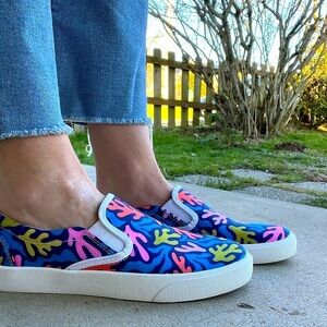 BUCKETFEET Blue Coral Kelp Pattern Shoes Size 8
